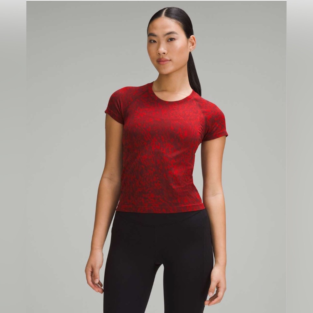 Lululemon new year swiftly short sleeve size 8